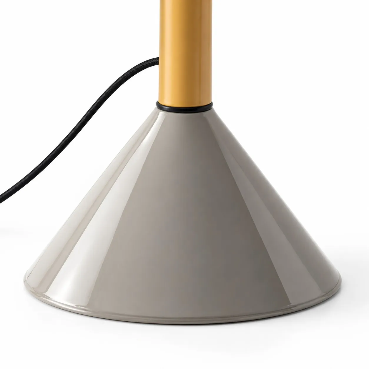 Floor lamp detail