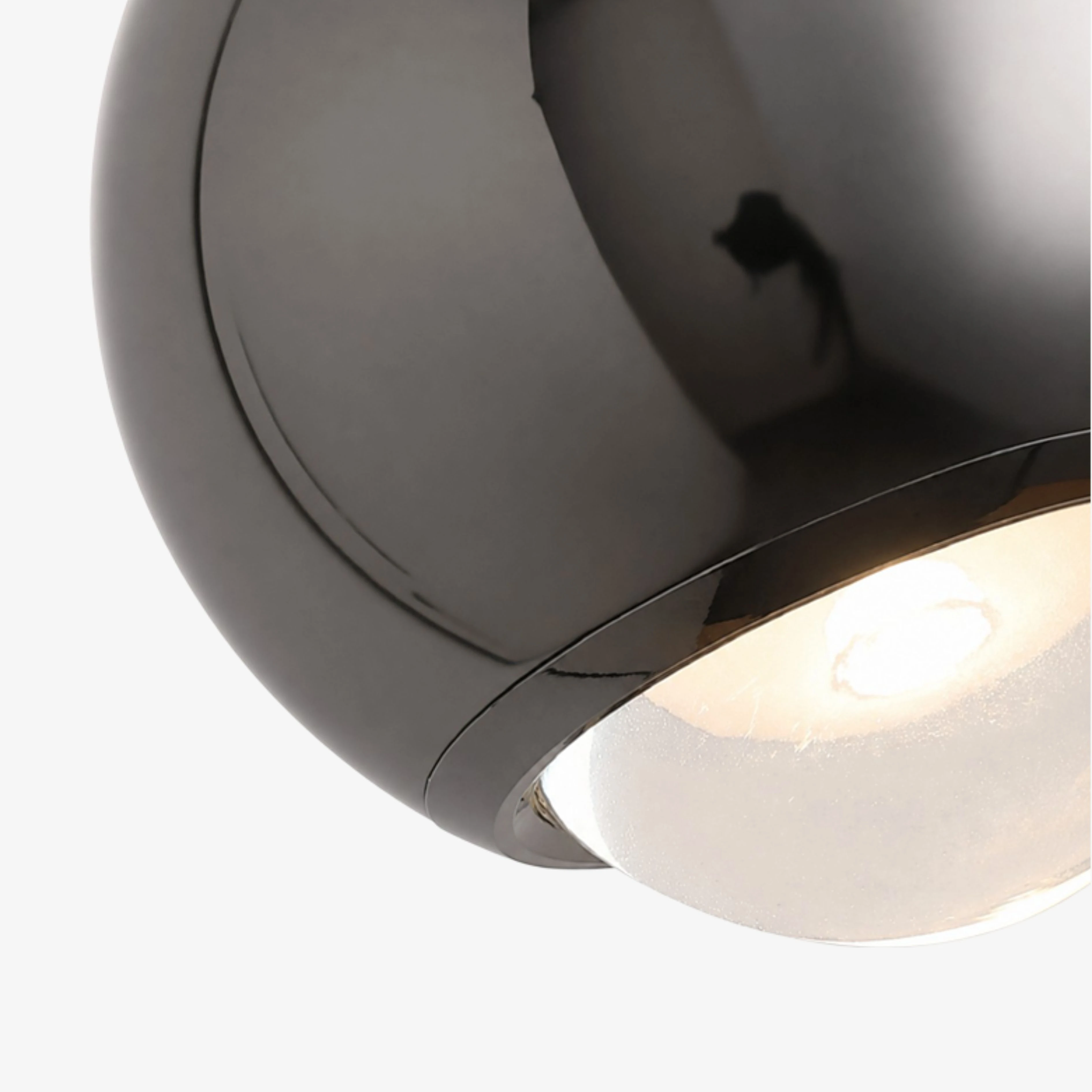 Pearl Black mirrored aluminum shell and optical lens detail