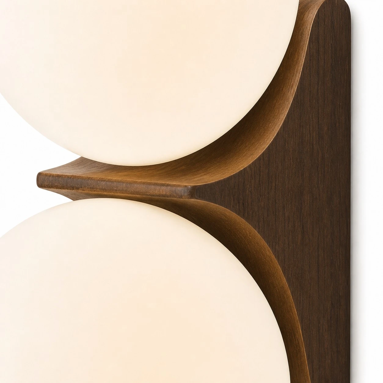 Close view of the two-head Walnut support between two globes