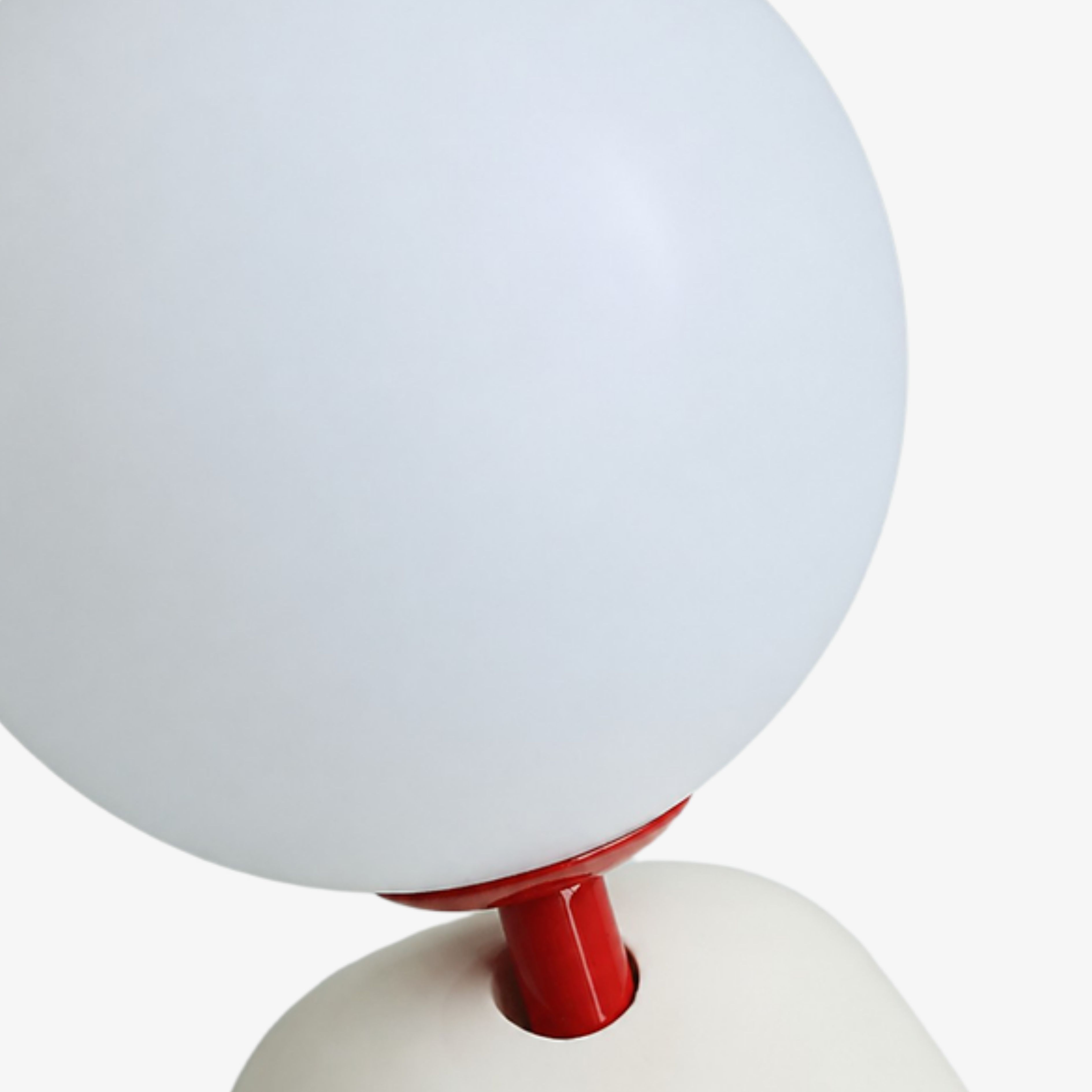 Polyethylene globe and red center joint detail