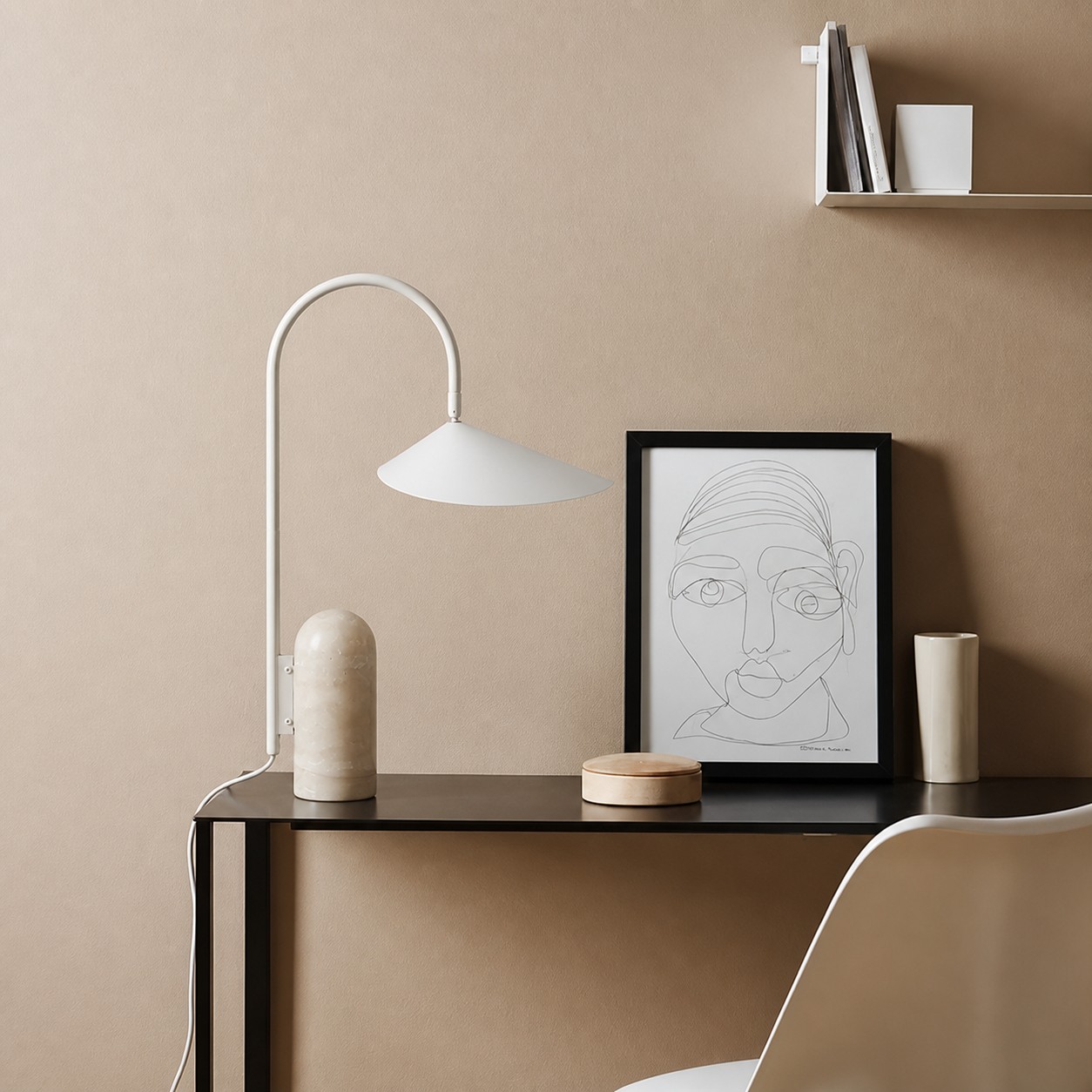 Cashmere Nulavo lamp on a compact desk
