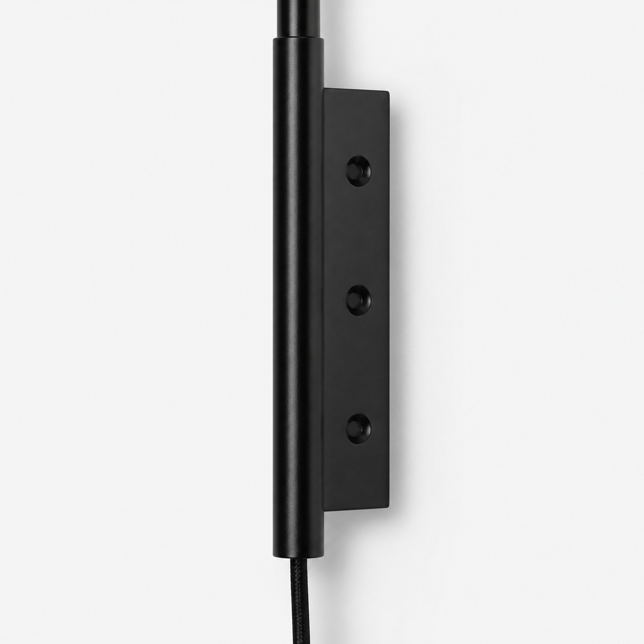Arum wall lamp mounting plate detail