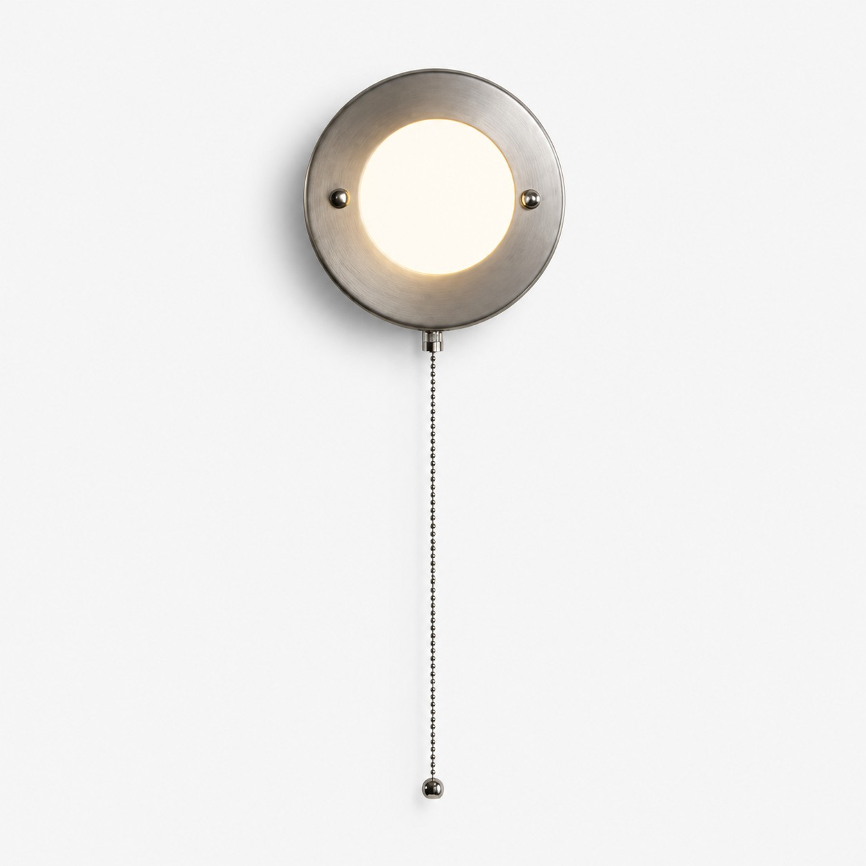 Brushed silver pull-chain round wall lamp