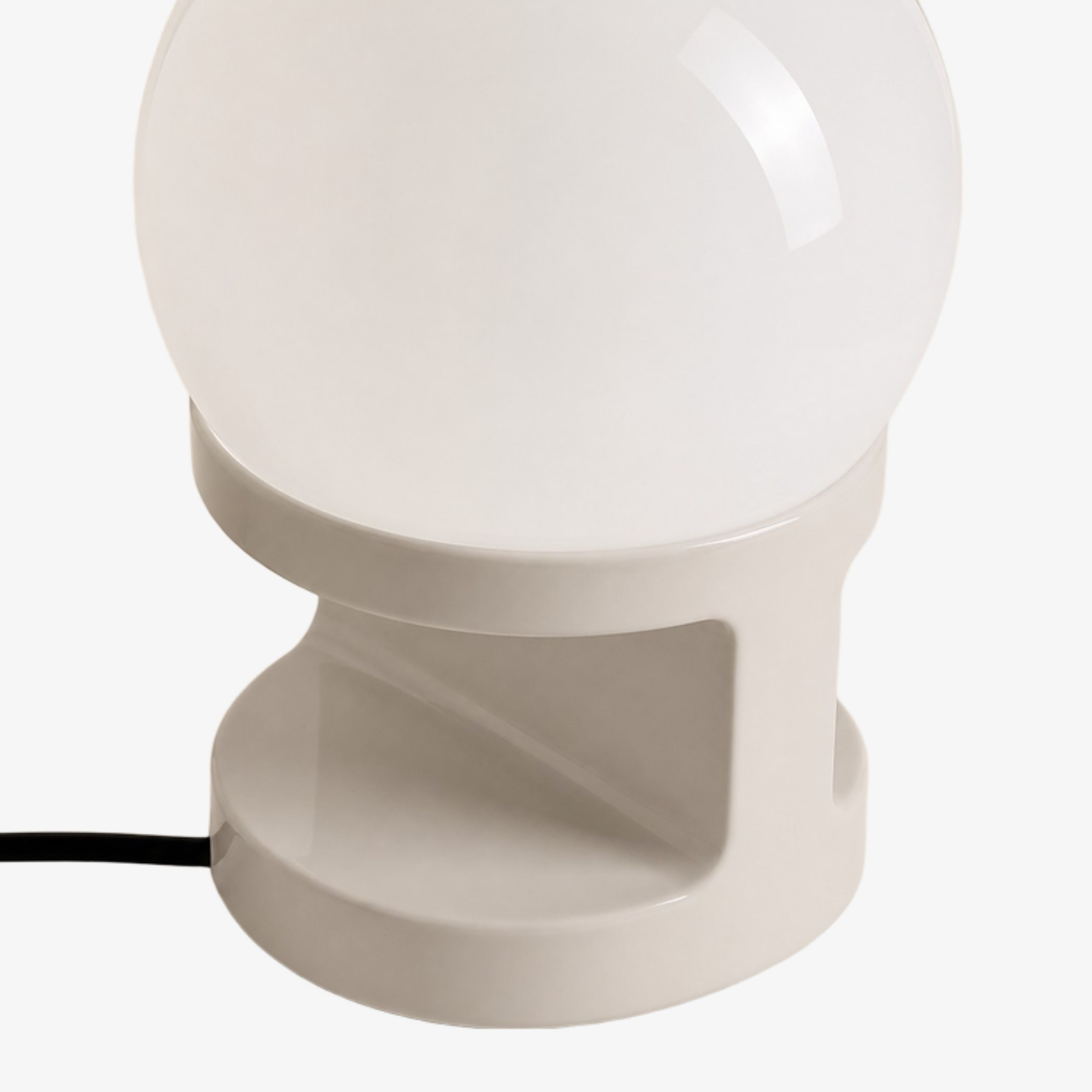 Cream ceramic and satin glass detail