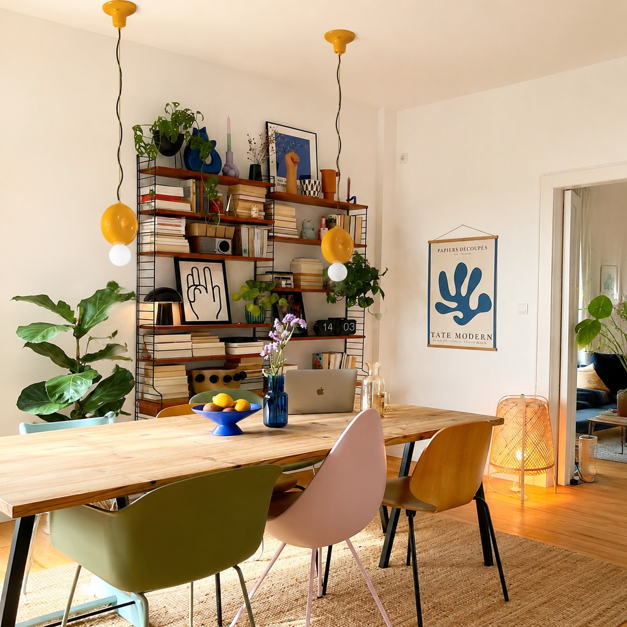 scene-yellow-dining