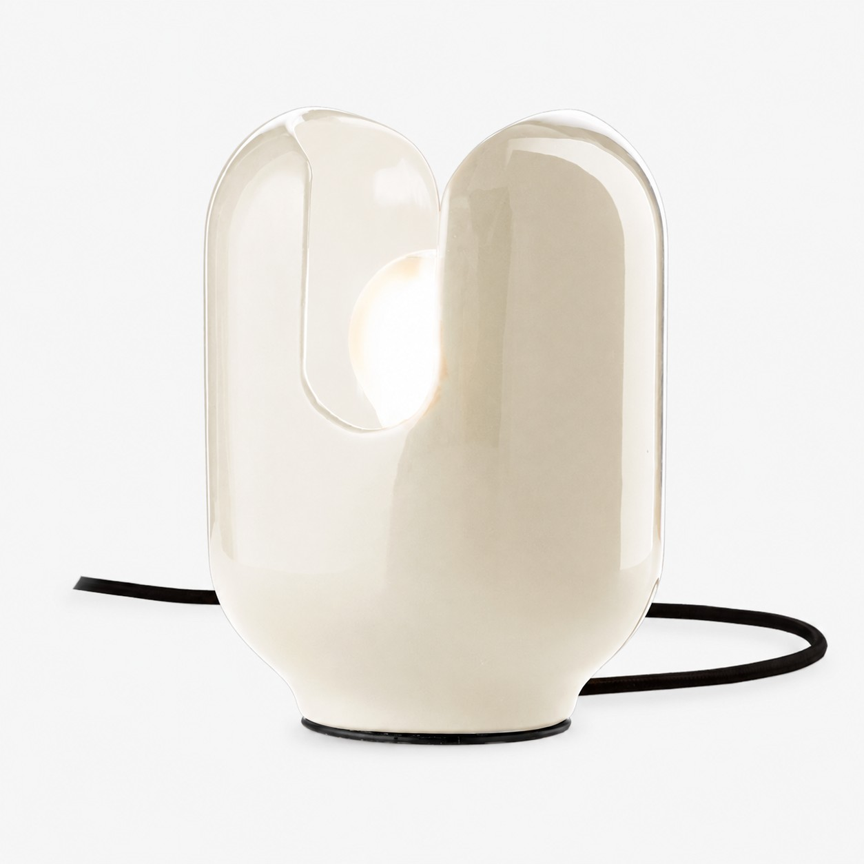 Cream BATUCADA sculptural ceramic table lamp