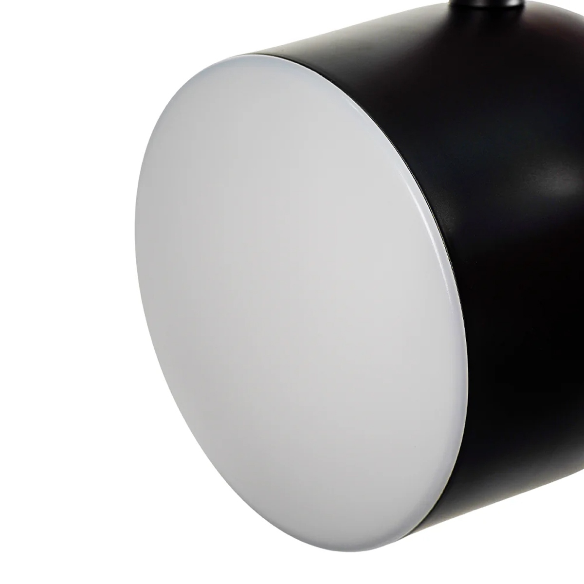 Axiomorna pendant fitting detail