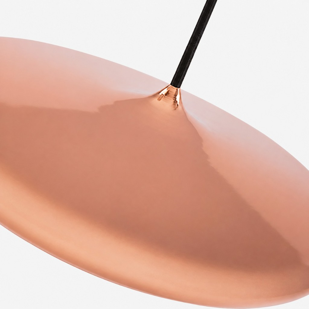 Dettaglio del diffusore oro rosa della sospensione Macaron