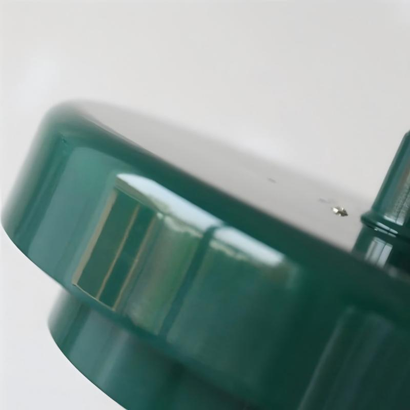 Detail des glänzenden dunkelgrünen Malero Schirms