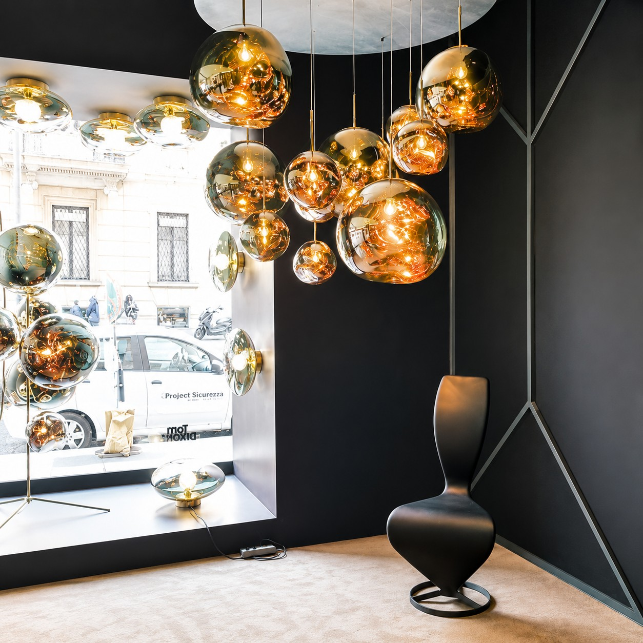 Ambientazione interna con il lampadario rotondo Modern Lava