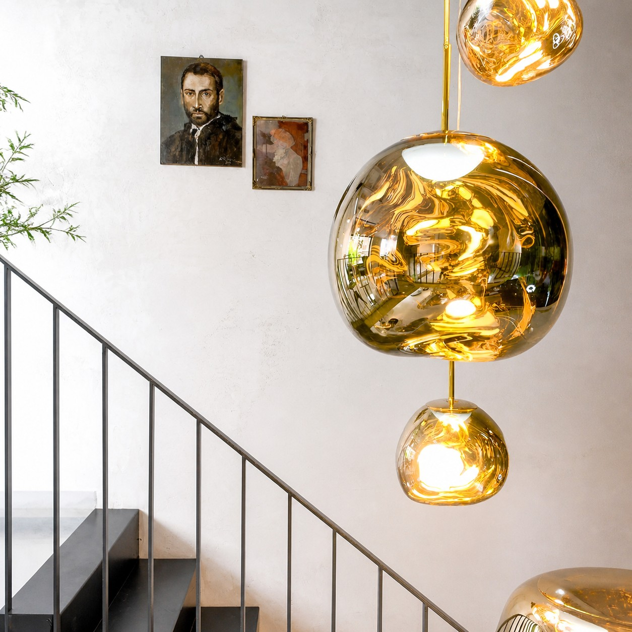 Ambientazione interna con il lampadario rotondo Modern Lava
