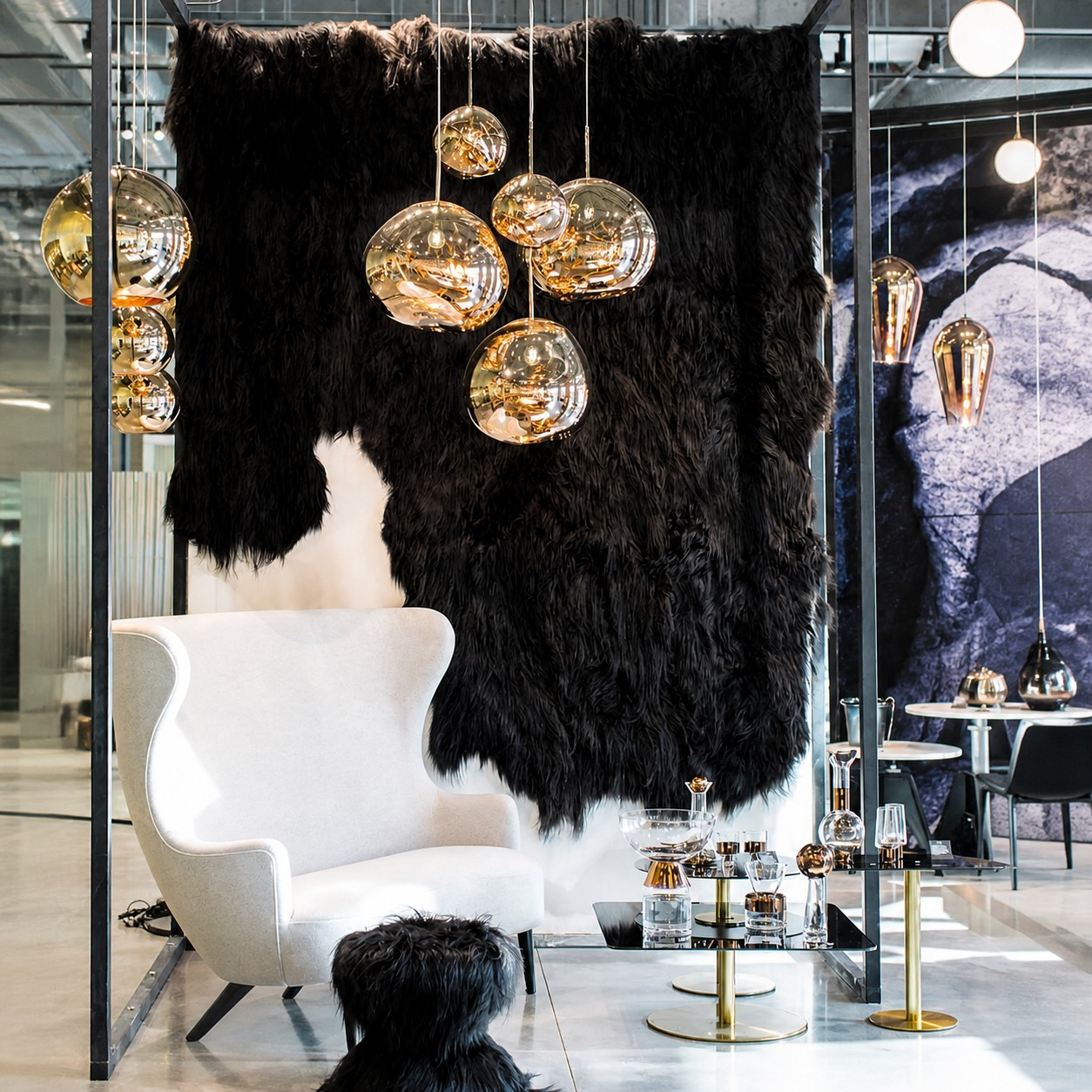 Ambientazione interna con il lampadario rotondo Modern Lava