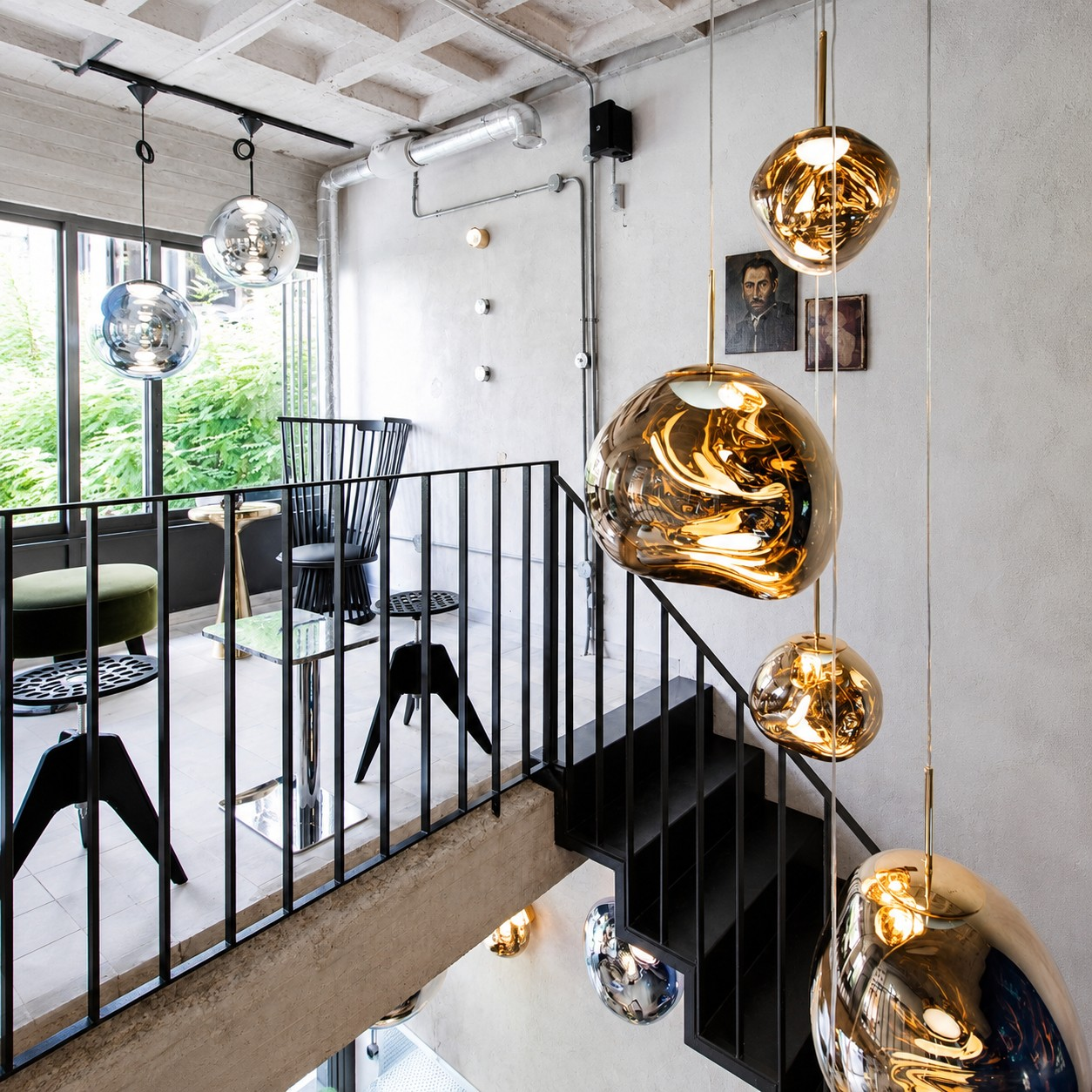 Ambientazione interna con il lampadario rotondo Modern Lava