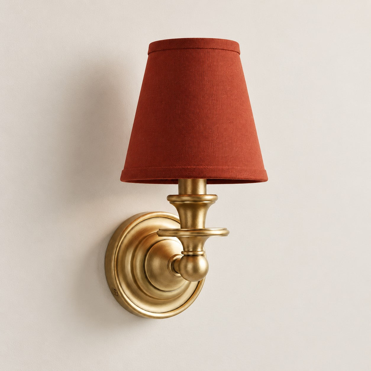 Red Plain Kalvora fabric shade wall sconce in Brass