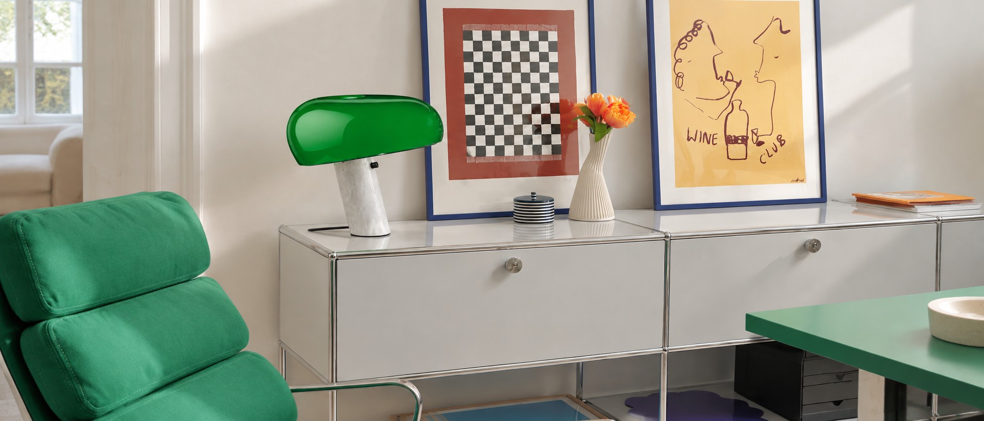 Groene Mushroom Marble tafellamp in een woonkamer