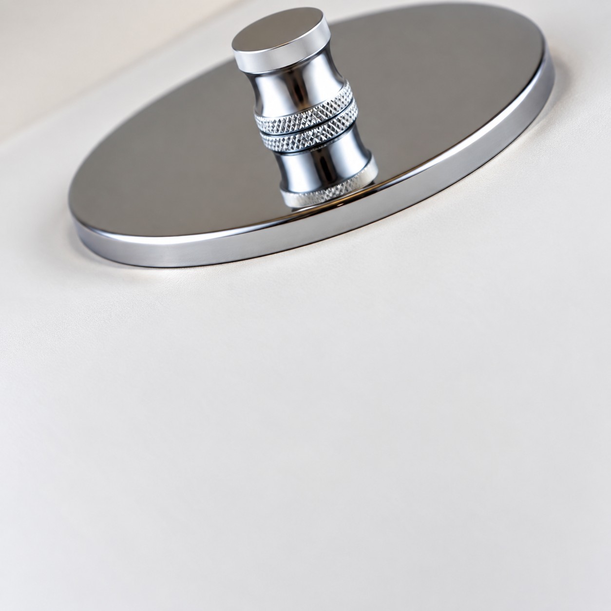Chroomvoet en netsnoer, detail