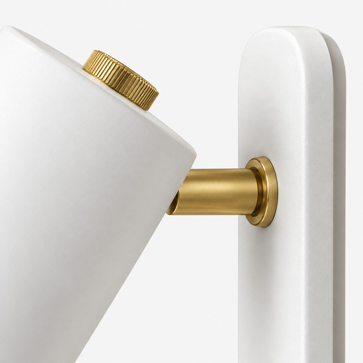 Rotatable shade joint and wall plate detail