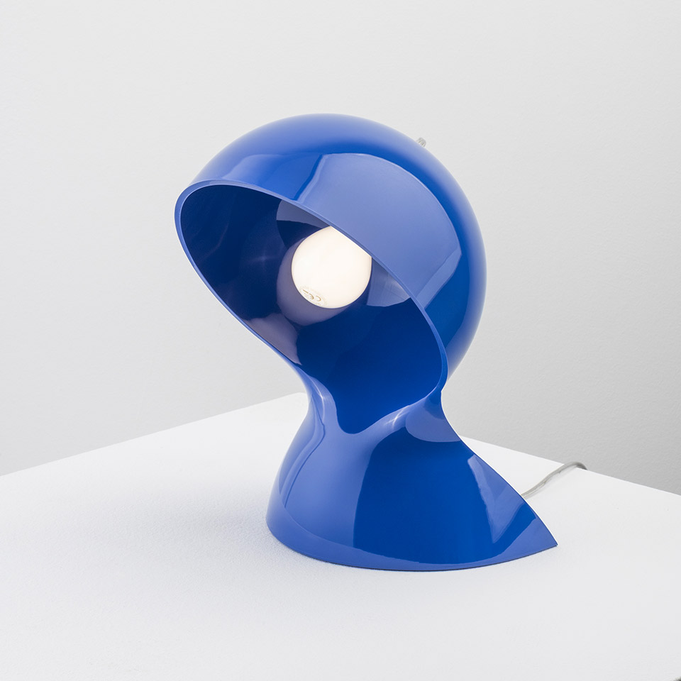 Dalù Blue Klein polycarbonate table lamp