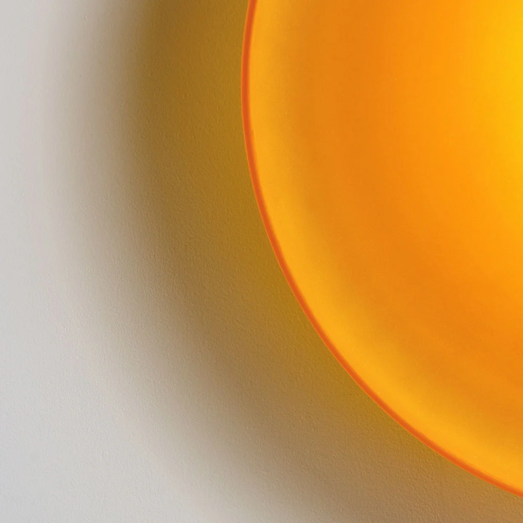 Yellow glass disc edge