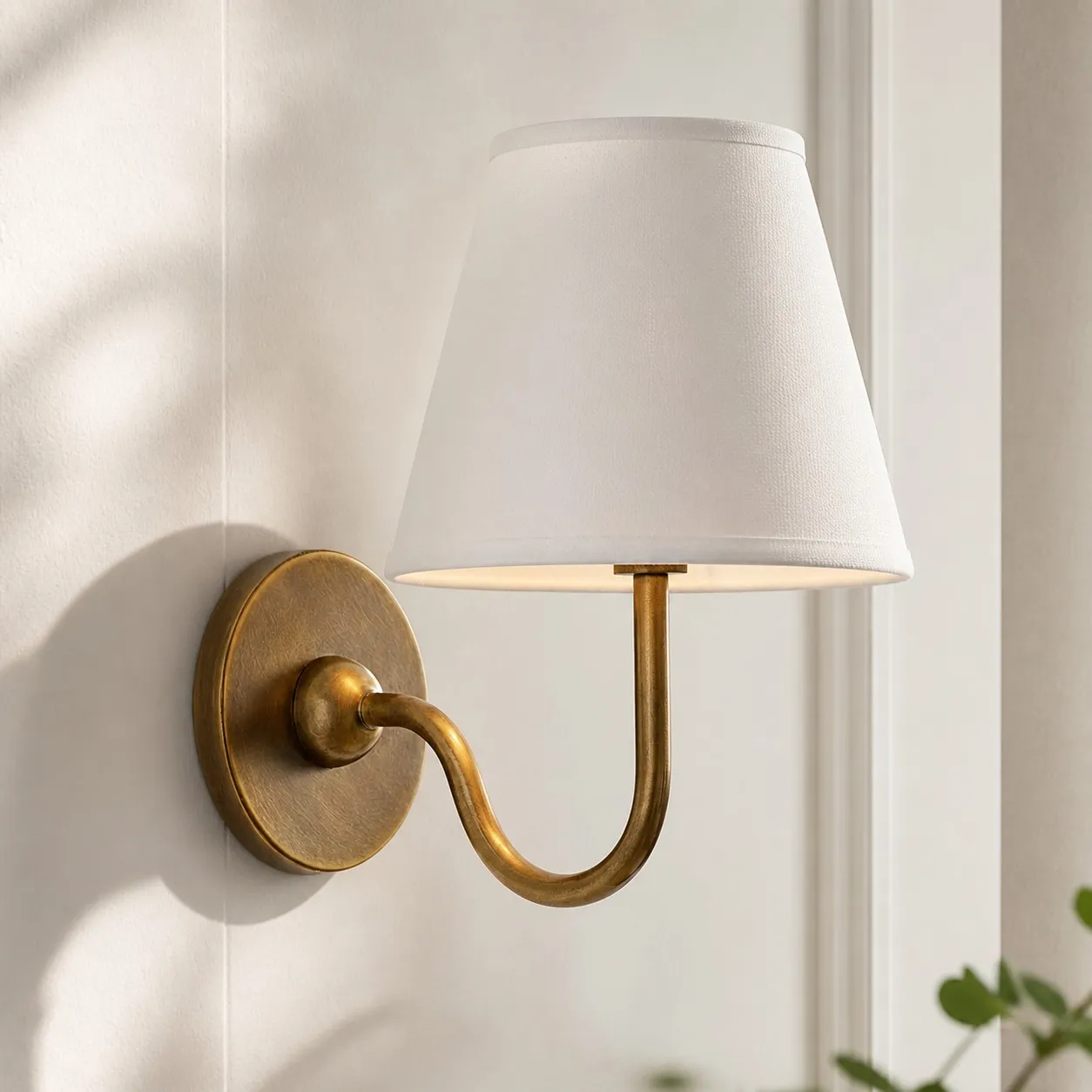 1 head / Tumbled Brass / White Plain