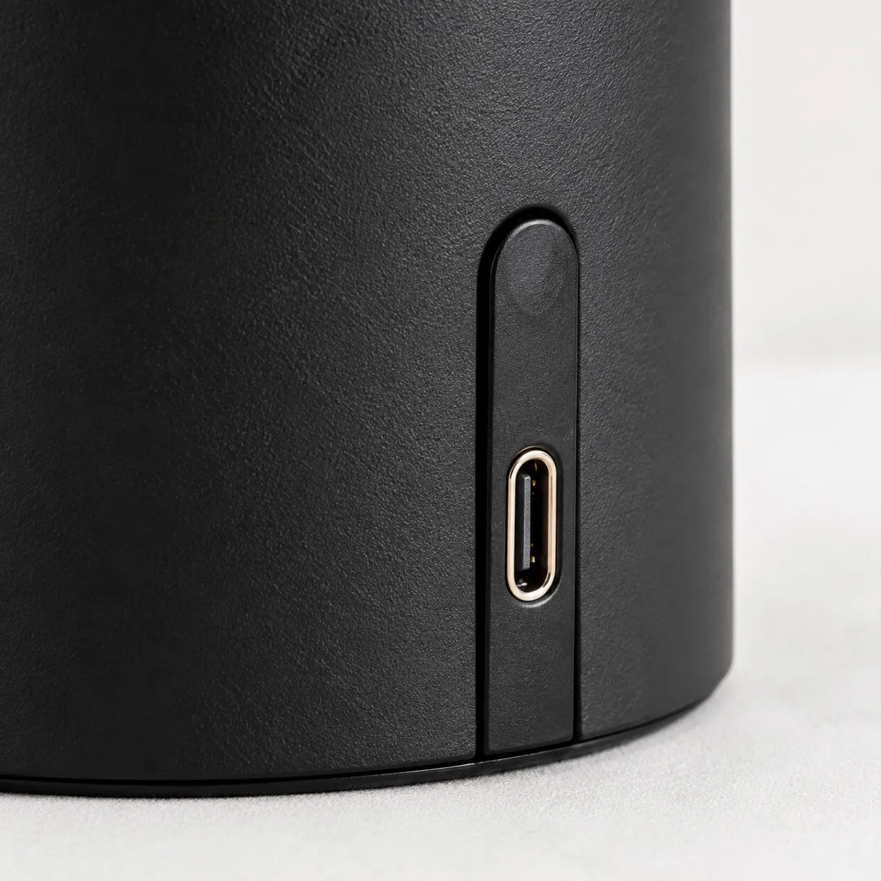 Takku portable table lamp USB-C charging port