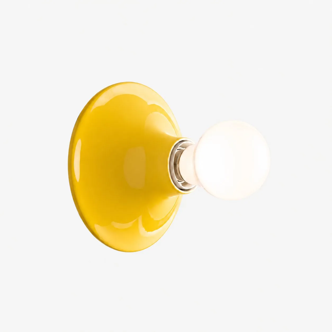 Yellow polycarbonate disc light