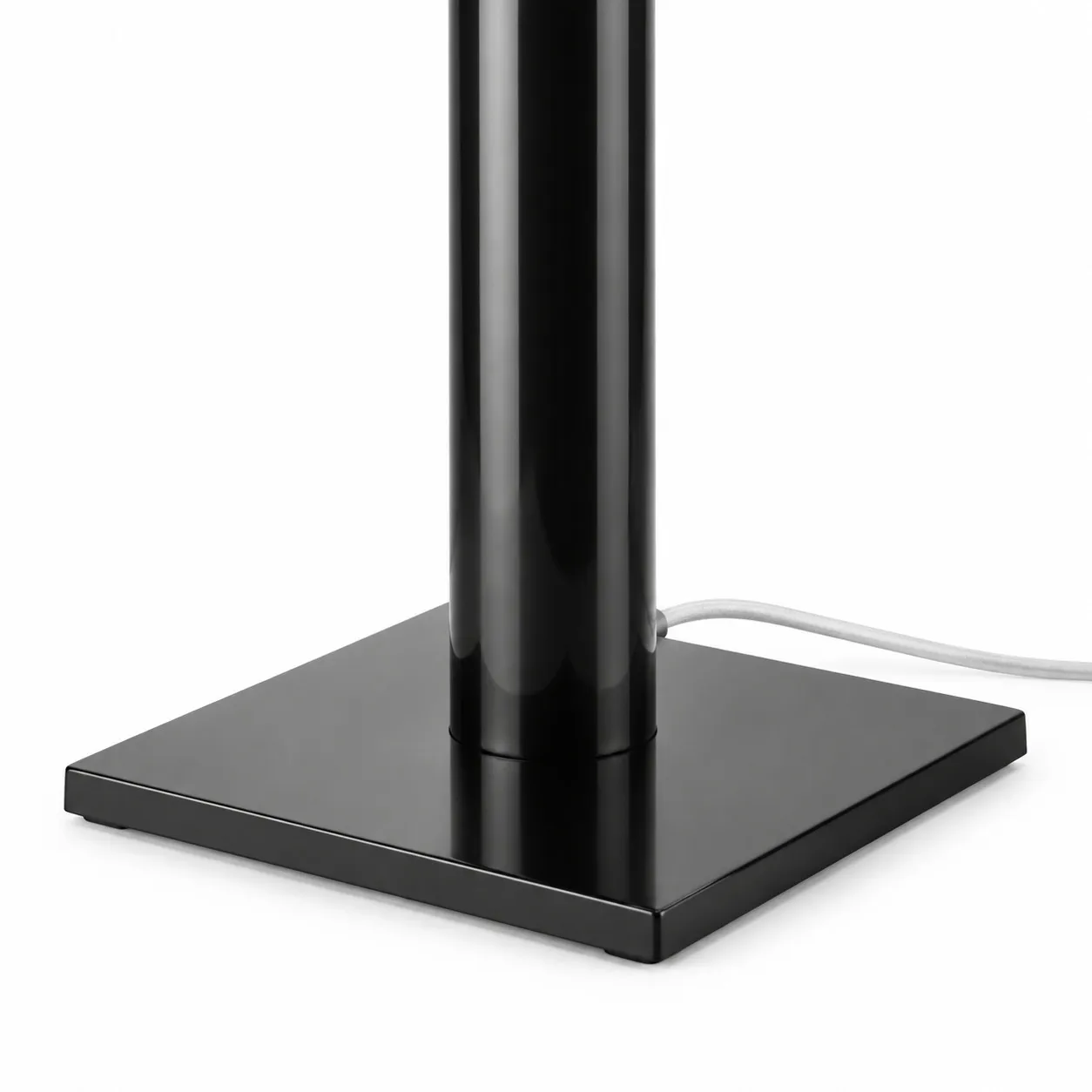 Square base of the glossy black floor lamp
