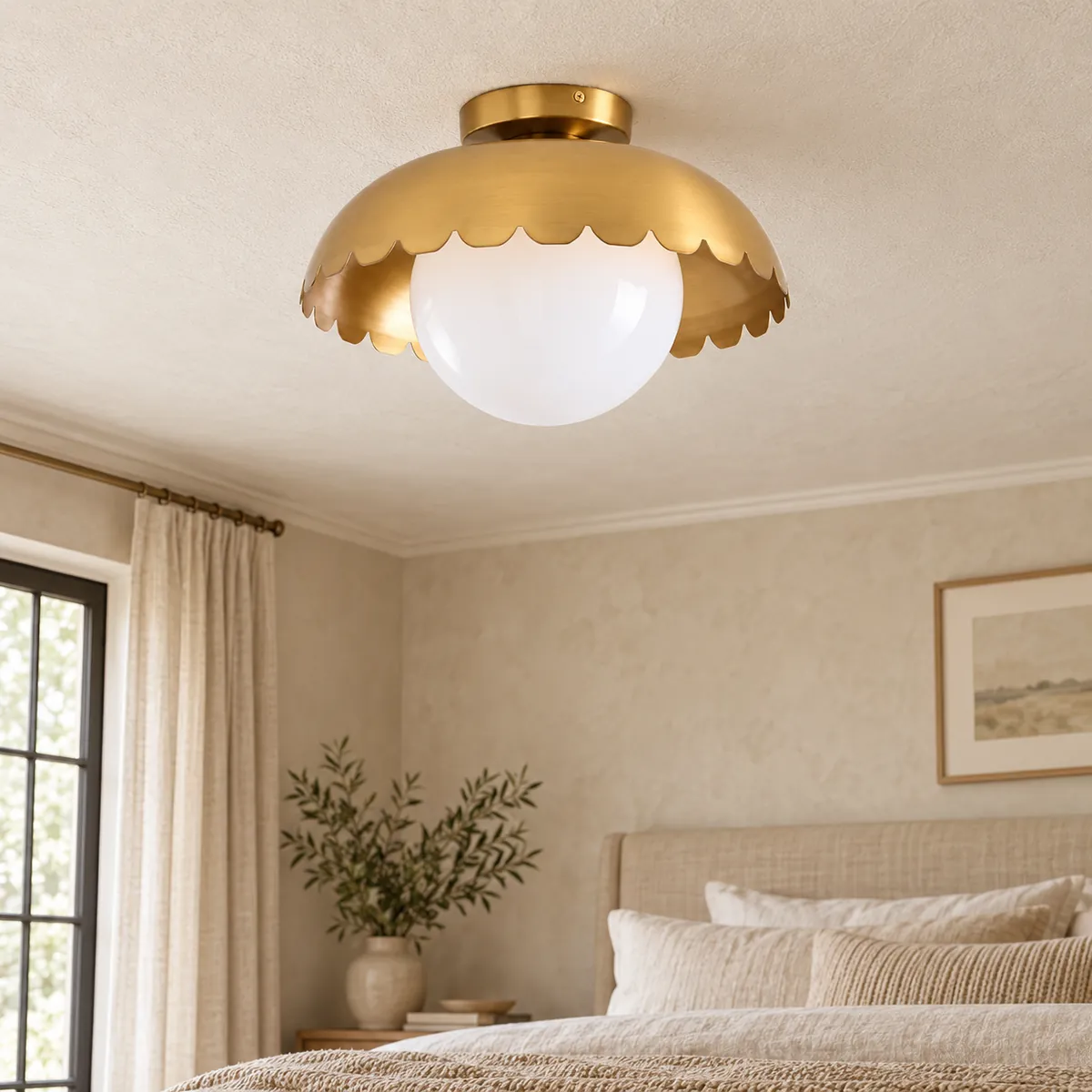 Scalloped Edge on a Round Glass Globe